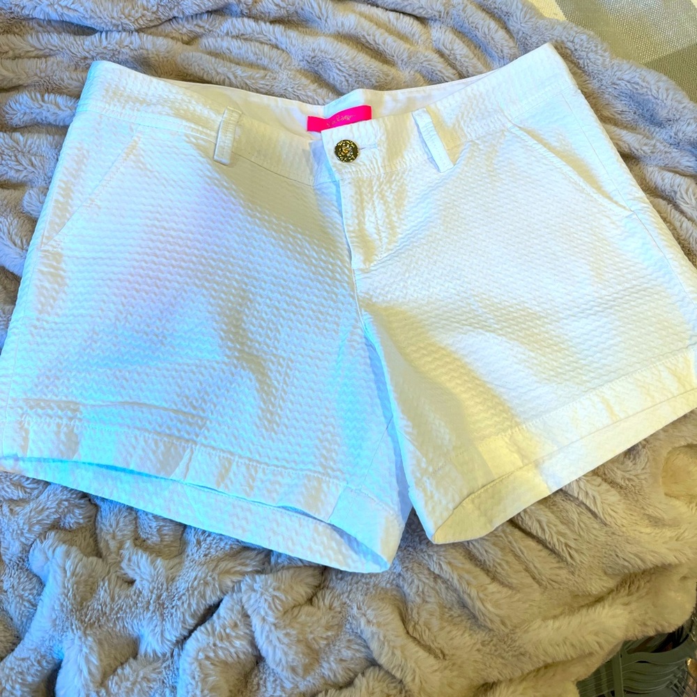 NWOT White Lilly Pulitzer Short